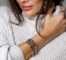 Twist Bangle (Silver)